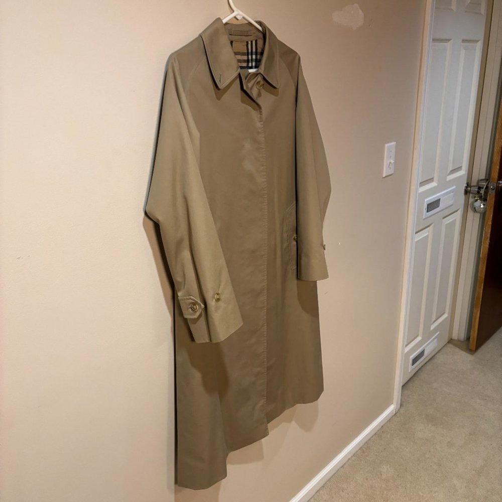 Vintage Burberry Trench Coat British Made in England - 10 Long, Beige Tan - Picture 15 of 16